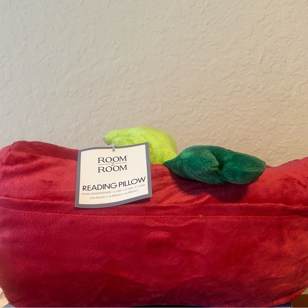 Red Plush Apple-Shaped Pillow Set - Picture 10 of 10